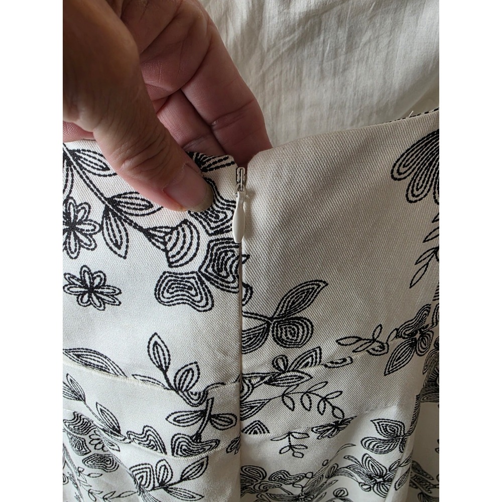 Ann Taylor Size 6 White Black Floral Print Sheath Dress Sleeveless - Picture 2 of 9
